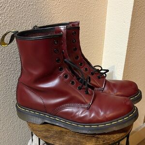 Dr. Martens Red 1460
